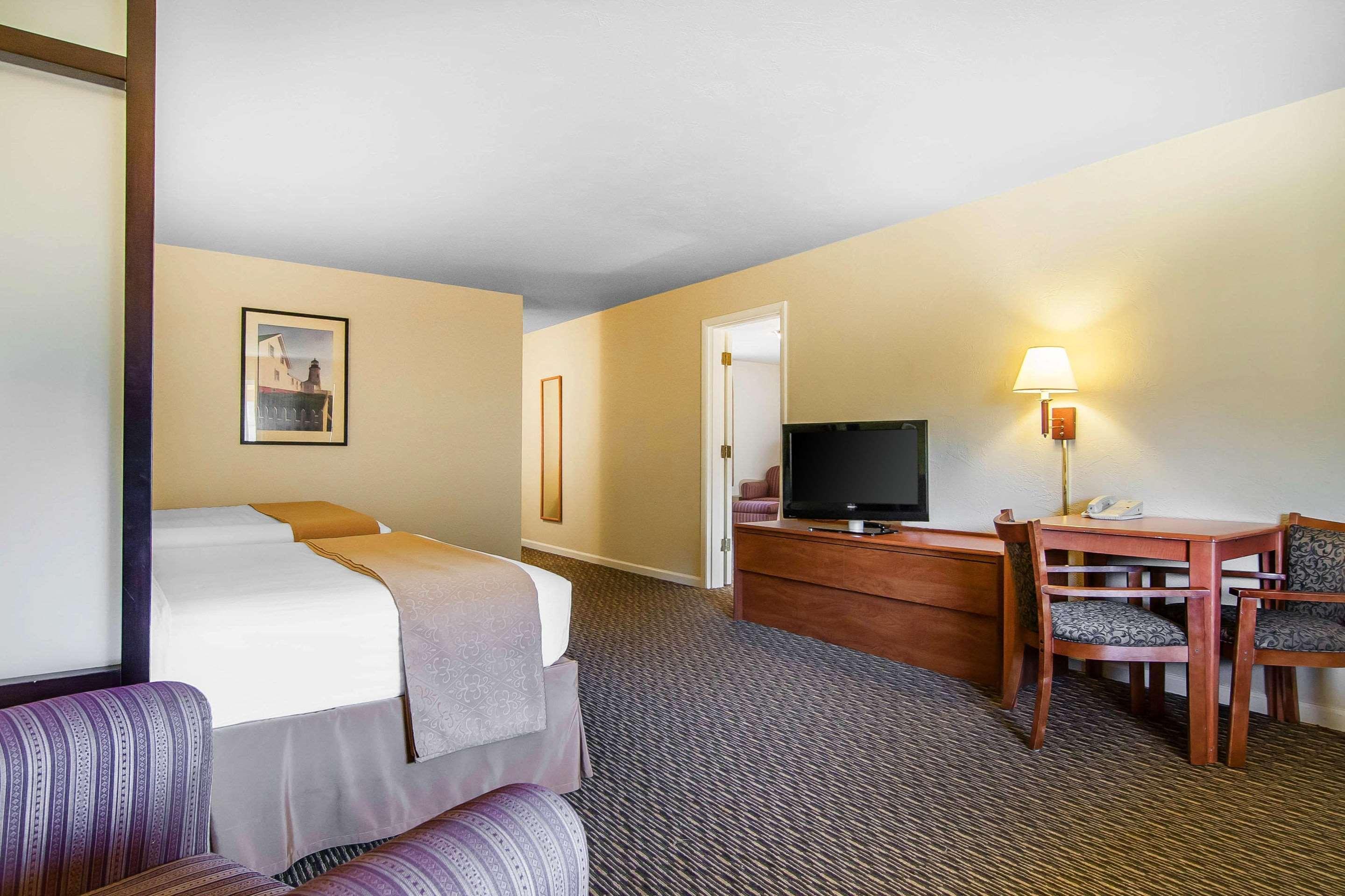 Quality Inn & Suites At Coos Bay North Bend Exterior foto