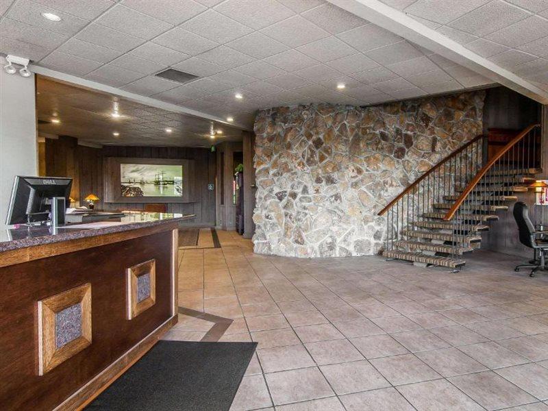 Quality Inn & Suites At Coos Bay North Bend Exterior foto