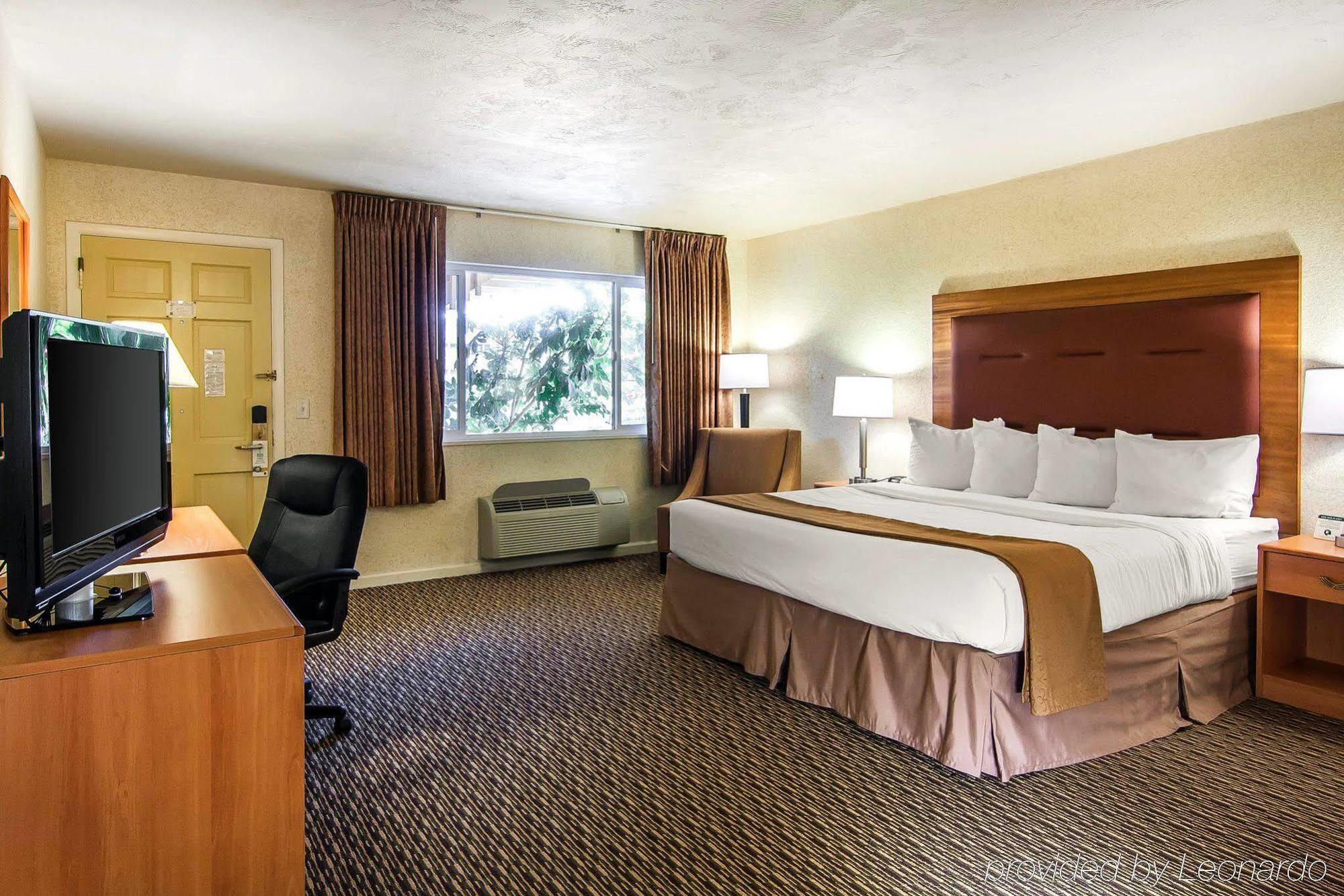 Quality Inn & Suites At Coos Bay North Bend Exterior foto