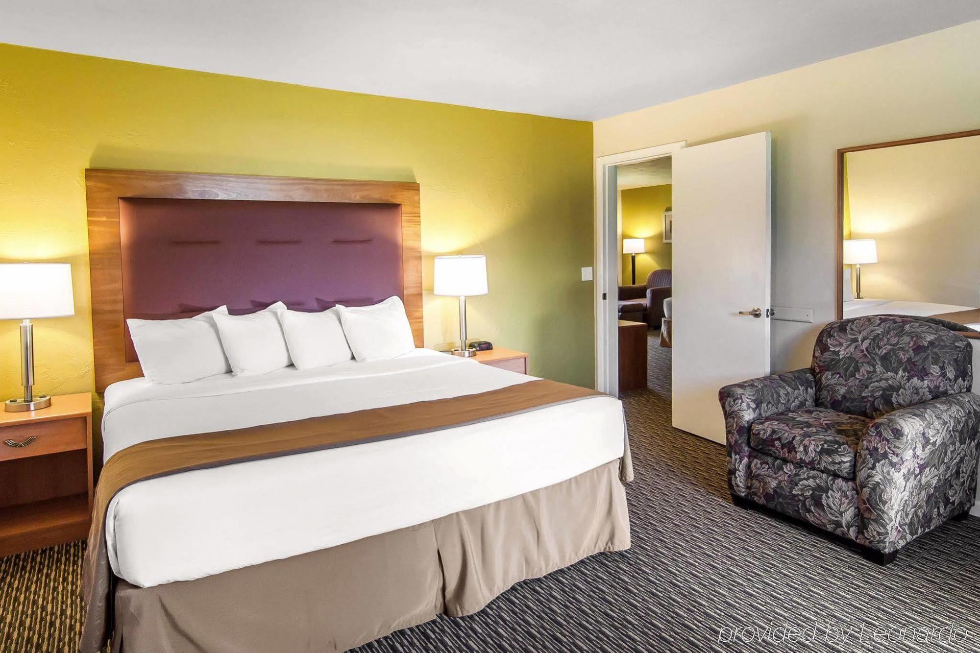 Quality Inn & Suites At Coos Bay North Bend Exterior foto