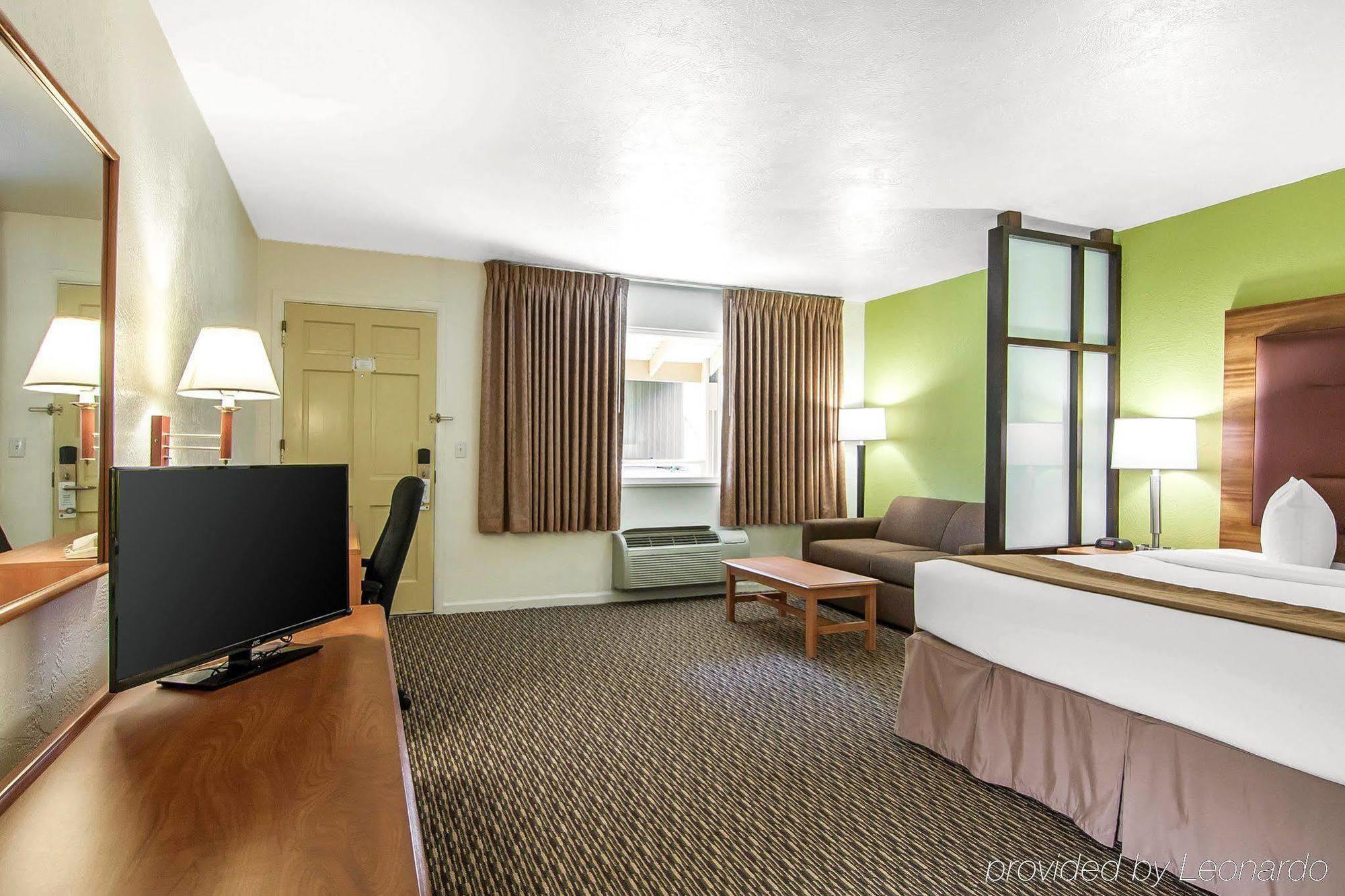 Quality Inn & Suites At Coos Bay North Bend Exterior foto